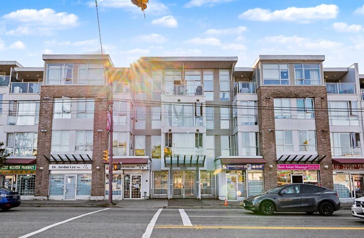 5555 Victoria Drive 203 — photo 1