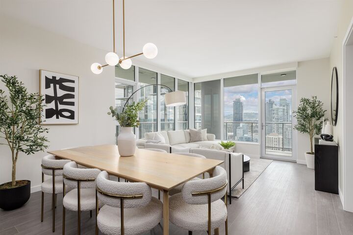 Property Photo: 2108 Gilmore Avenue 4201 BC V5C 0N8