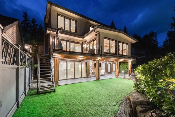 Property Photo: 3298 Radcliffe Avenue BC V7V 1G6