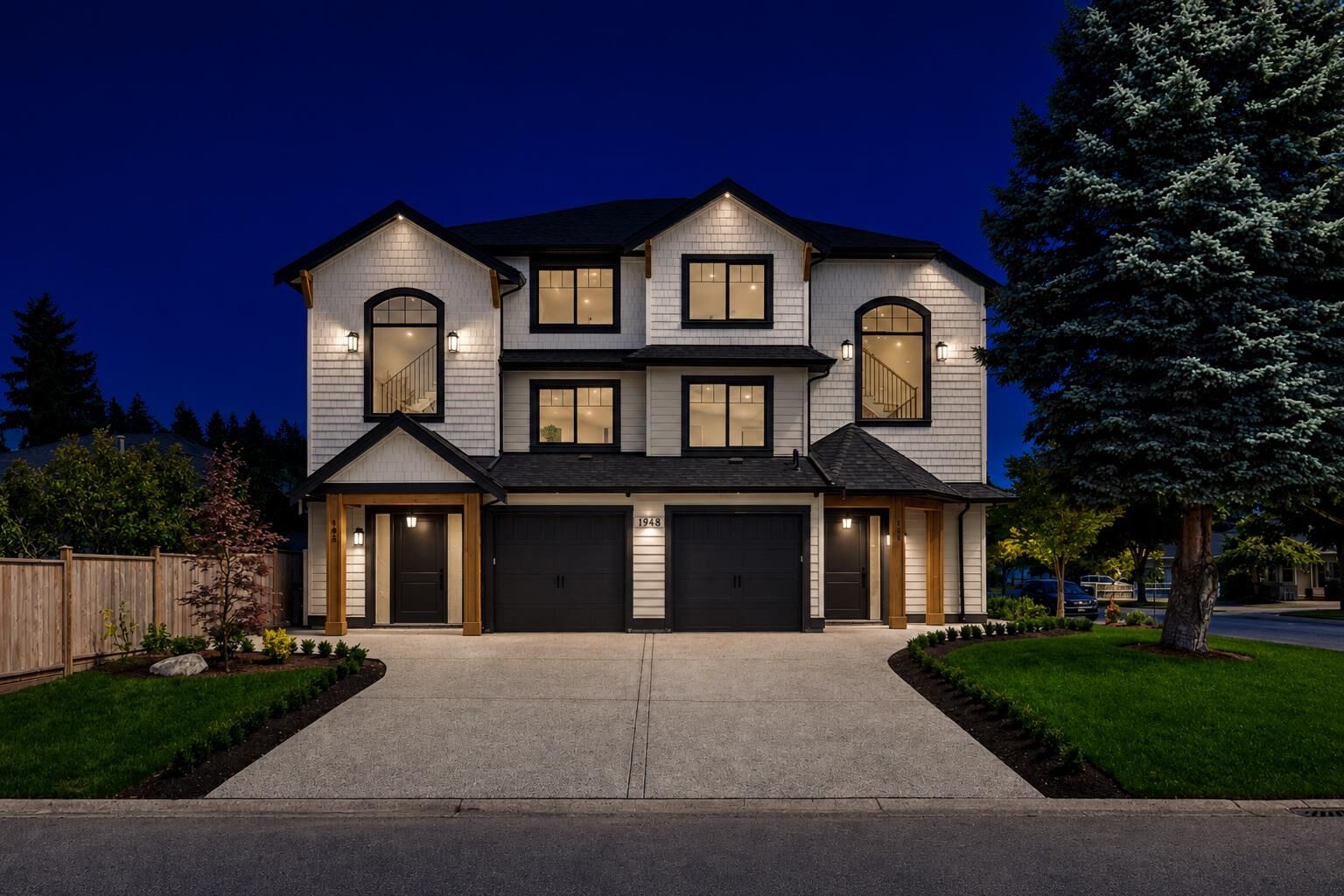 Property Photo: 1948 143 Street 101 BC V4A 7Z2