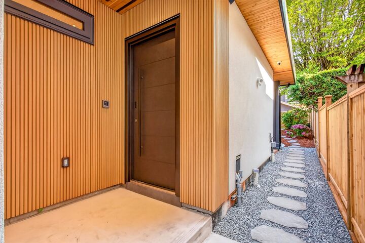 Property Photo:  3836 W 21st Avenue 2  BC V6S 1H4 