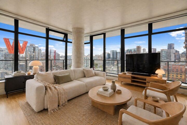 108 W Cordova Street 2105 — photo 1