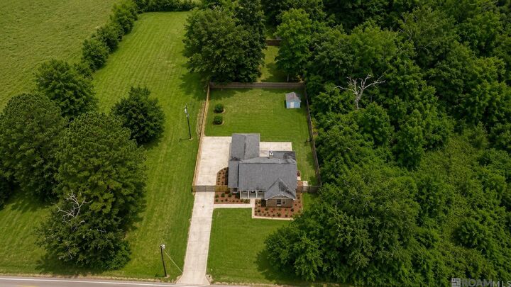 Property Photo: 39238 W Worthy Rd LA 70737