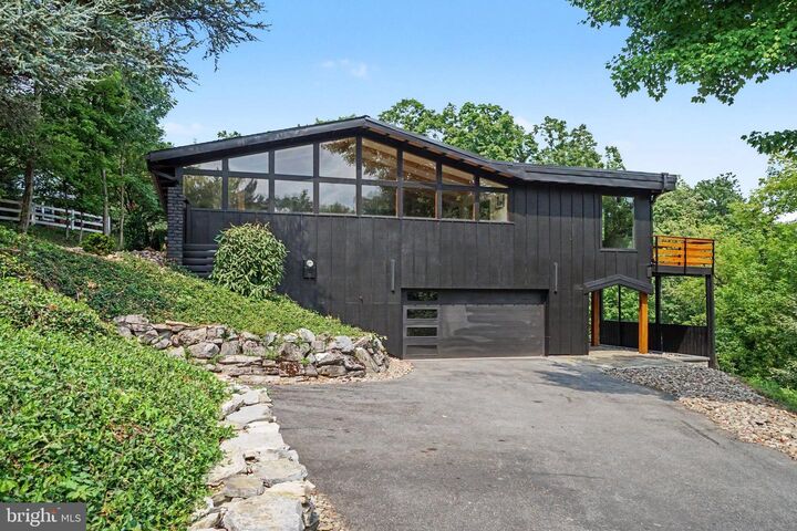 Property Photo:  725 Vista Drive  PA 17011 