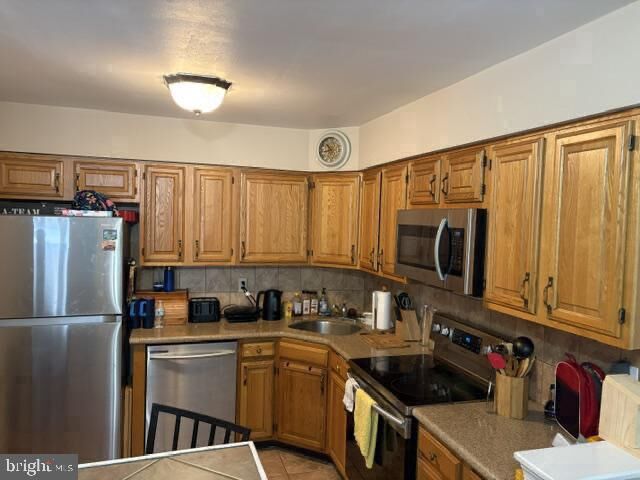 Property Photo: 23 Pickwick Place Bldg K NJ 08080
