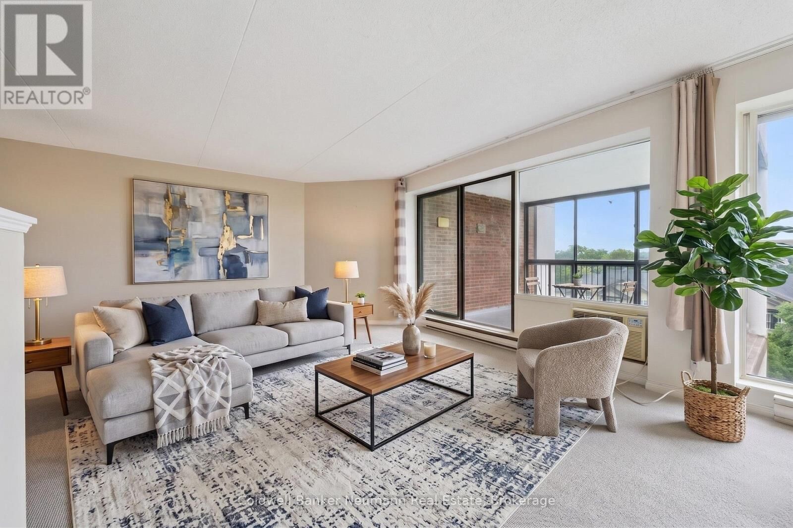Property Photo:  22 Marilyn Drive 708  ON N1H 7T1 