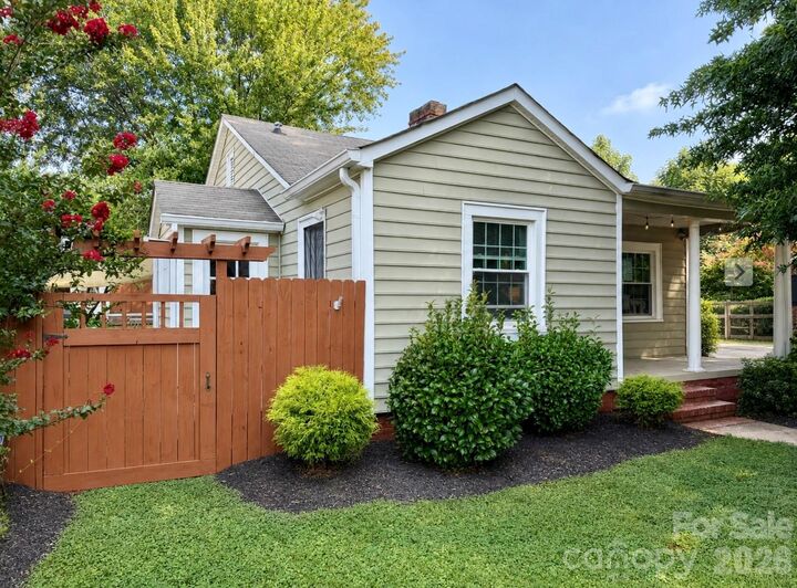 Property Photo: 3407 Benard Avenue NC 28206