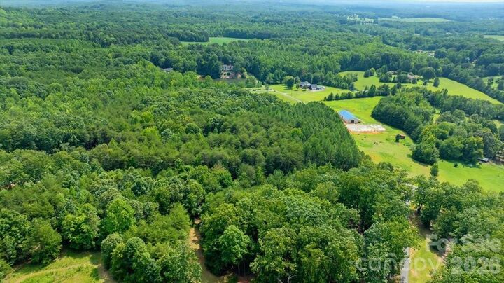 Property Photo:  01 Fishermans Lane 1  NC 28650 