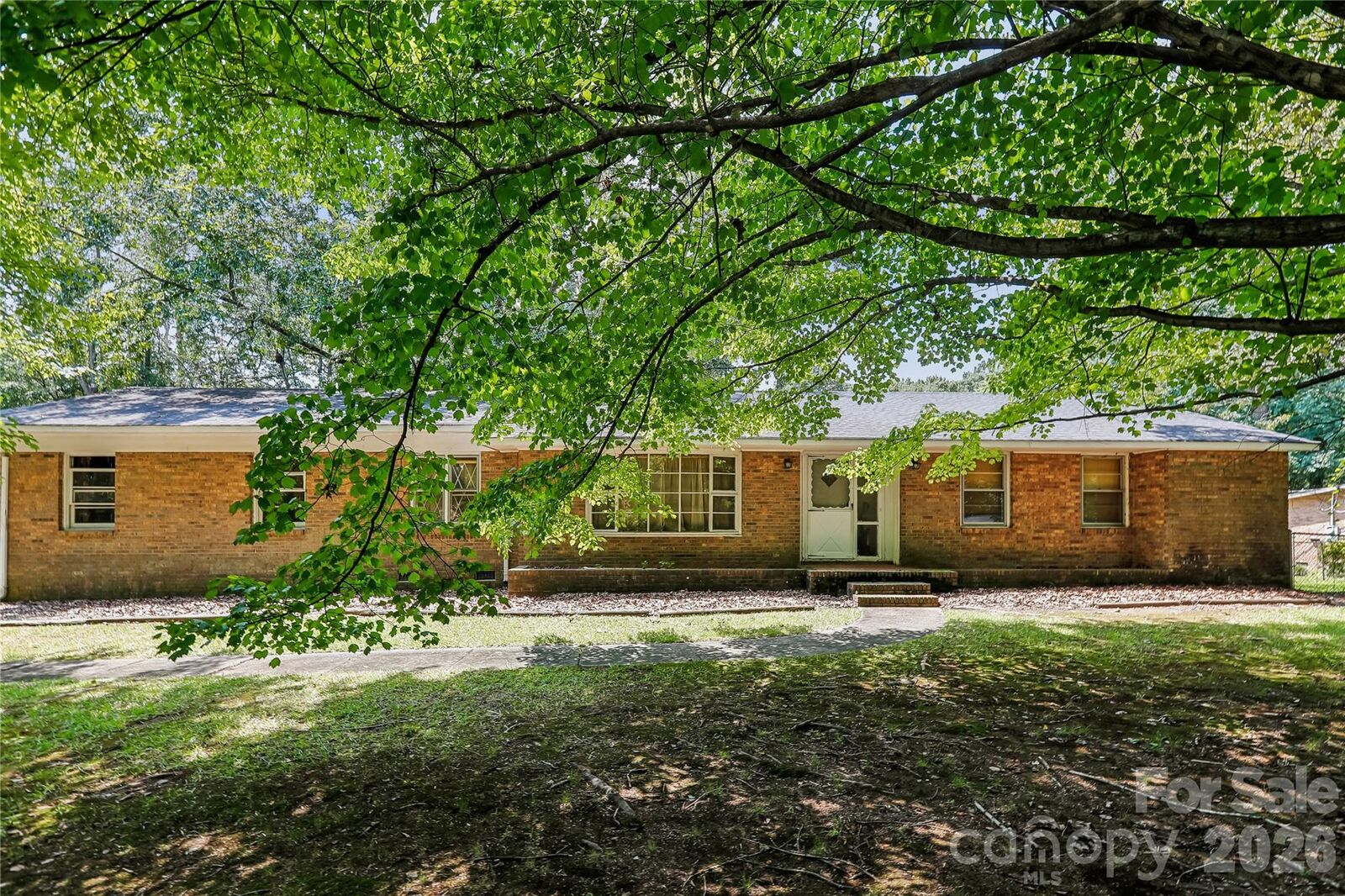 Property Photo: 7816 Elwood Drive NC 28227