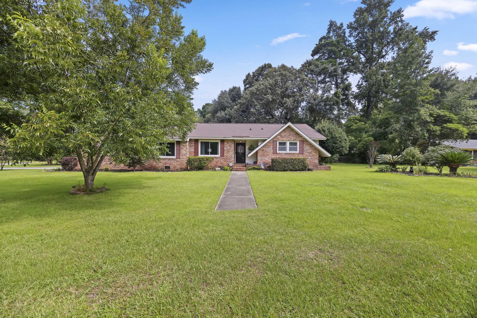 Property Photo:  407 Rose Lane  SC 29485 