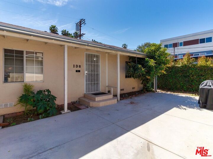 Property Photo: 138 S Madison Ave CA 90004