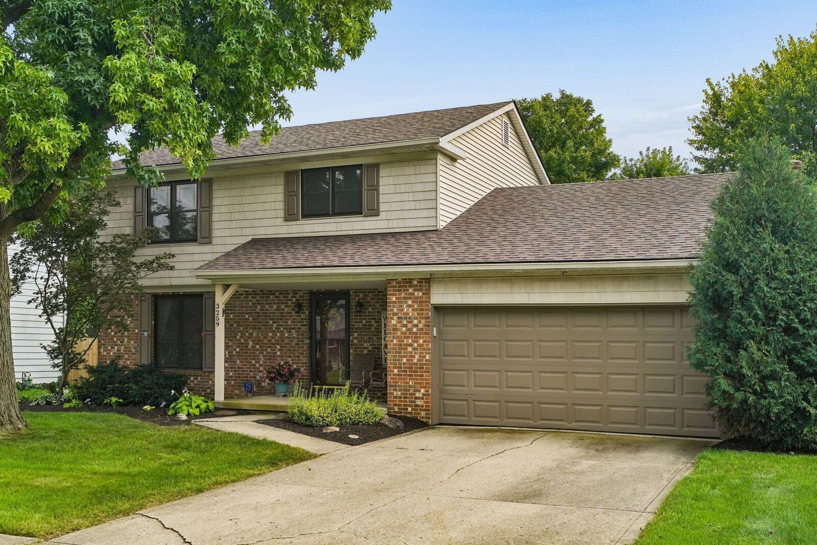 Property Photo: 3259 Smiley Road OH 43221