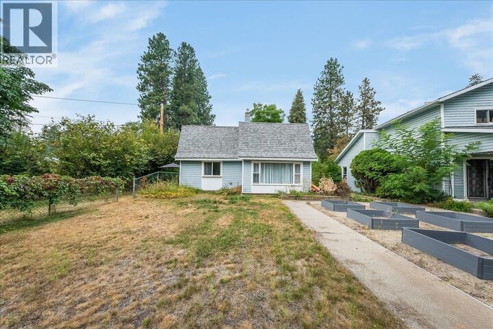 Property Photo: 814 16th Avenue BC V0G 1G0