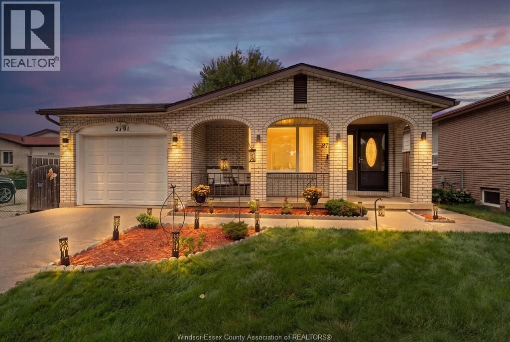 Property Photo:  2791 Garvey Crescent  ON N8W 4W7 