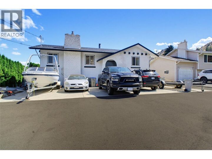 15 Kelso Crescent — photo 1