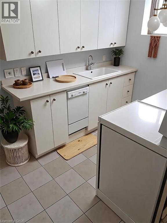 Property Photo: 726 West 5th Street 2 ON L9C 3R4