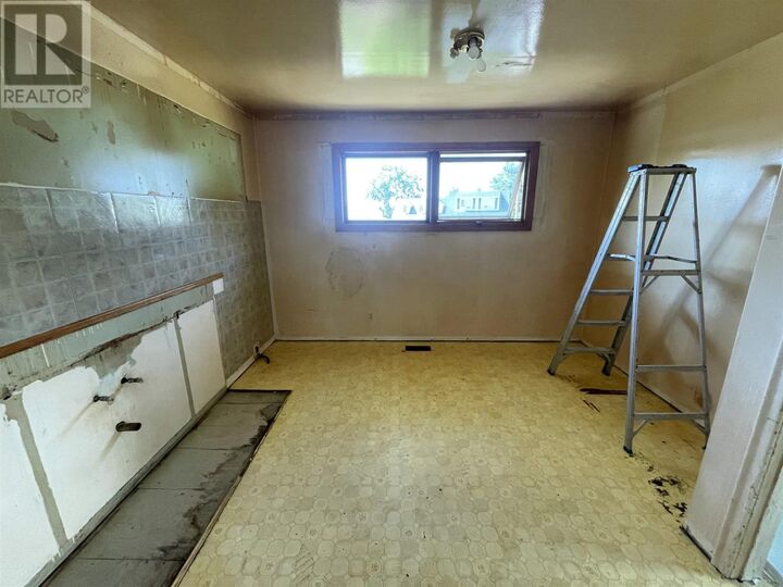 Property Photo:  6 Smith Pl  ON P5A 1R5 
