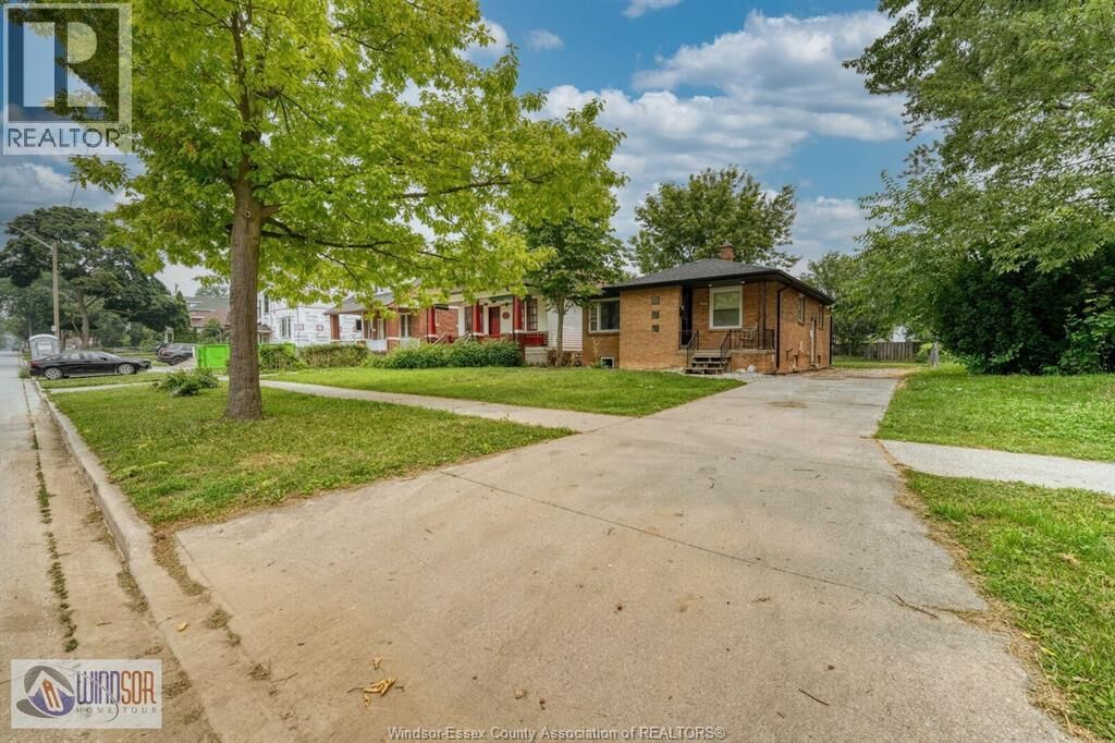 Property Photo:  736 Partington Avenue  ON N9B 2N7 