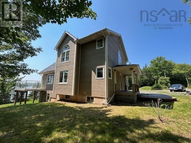 410 Maple Drive — photo 1