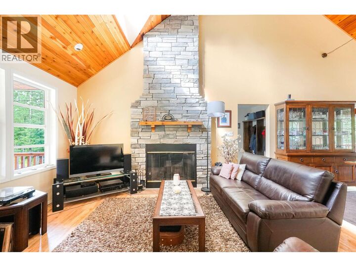 Property Photo: 2926 Woeste Avenue BC V8G 0G5