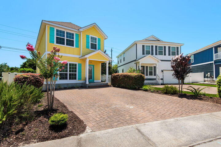 Property Photo: 77 Grayling Way FL 32461