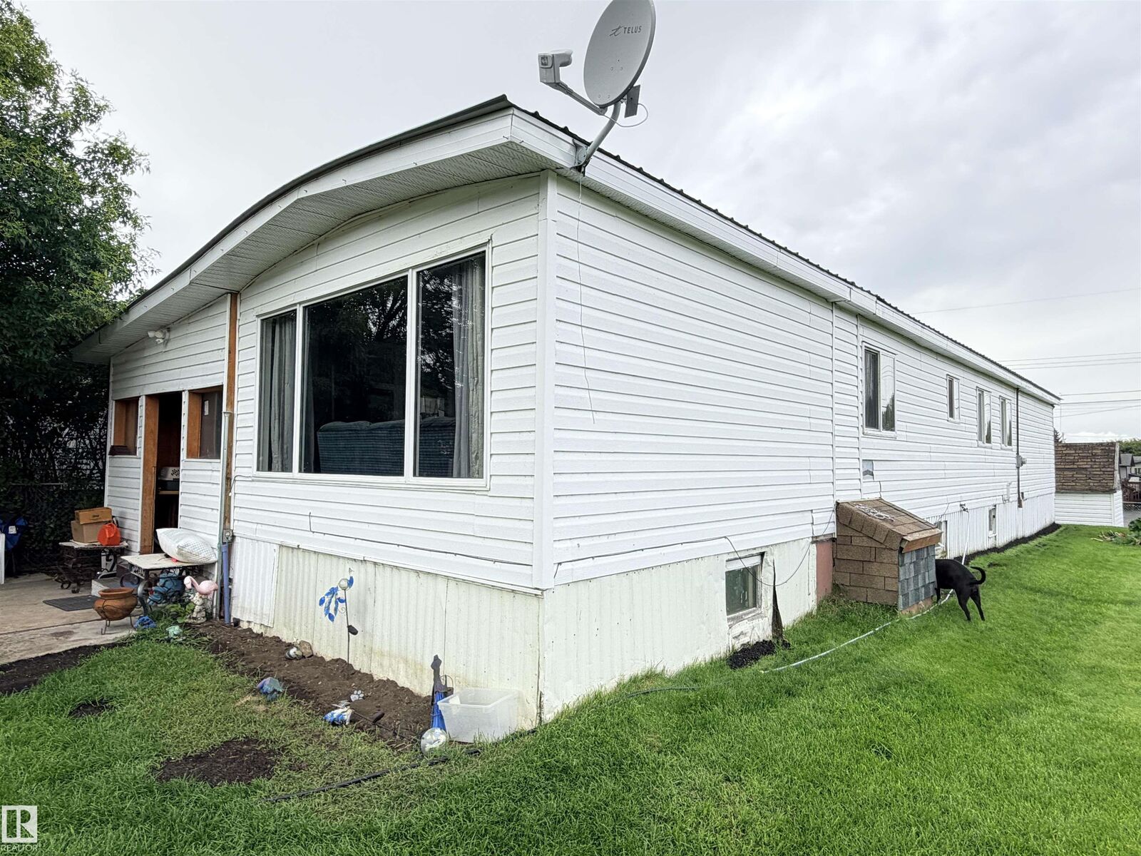 Property Photo:  9940 110 Street  AB T7P 1N5 
