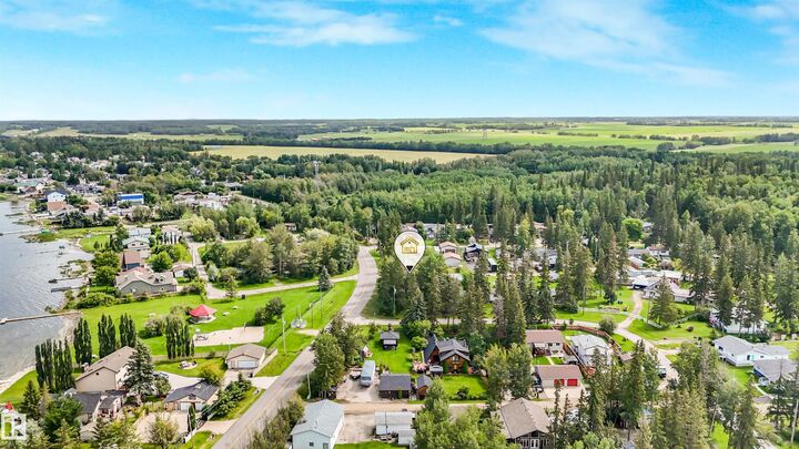 Property Photo:  5001 Crestview Drive  AB T0A 0E0 