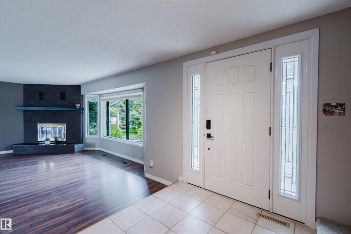 Property Photo: 11736 35A Avenue NW AB T6J 0B5