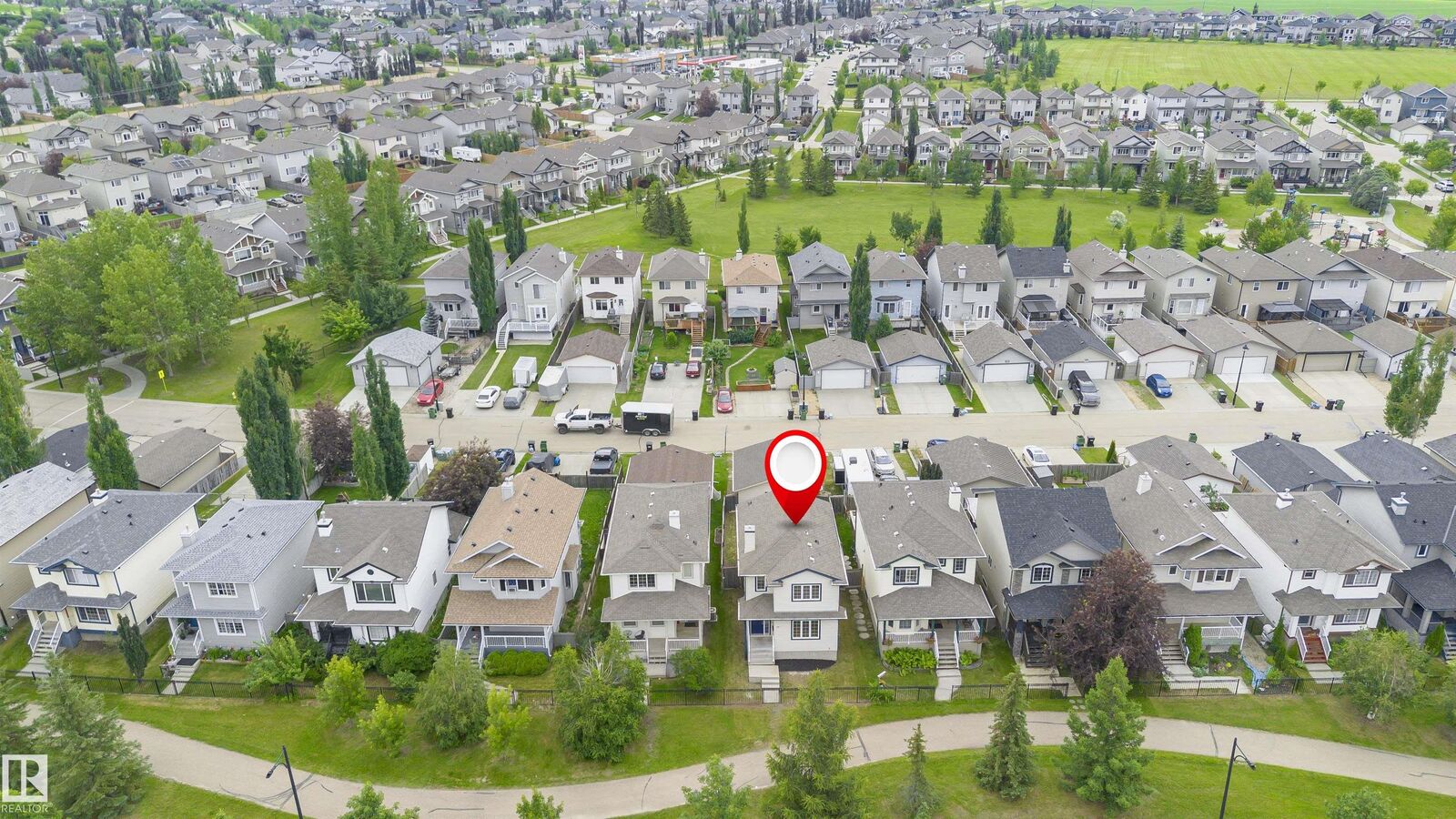 Property Photo:  37 Suntree Promenade  AB T9E 8R7 
