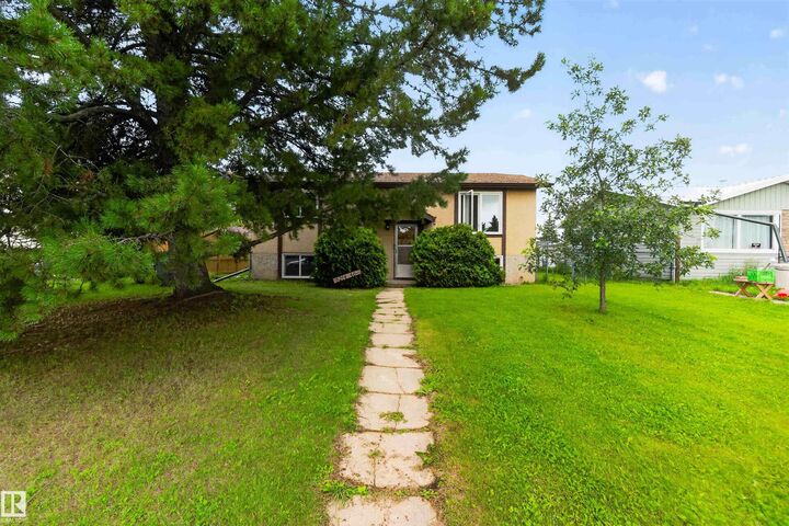 Photo de la propriété:  5214 46 Street  AB T0A 1K0 