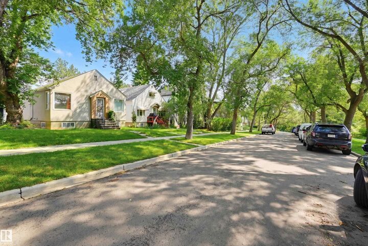 Property Photo: 9728 89 Avenue NW AB T6E 2S2