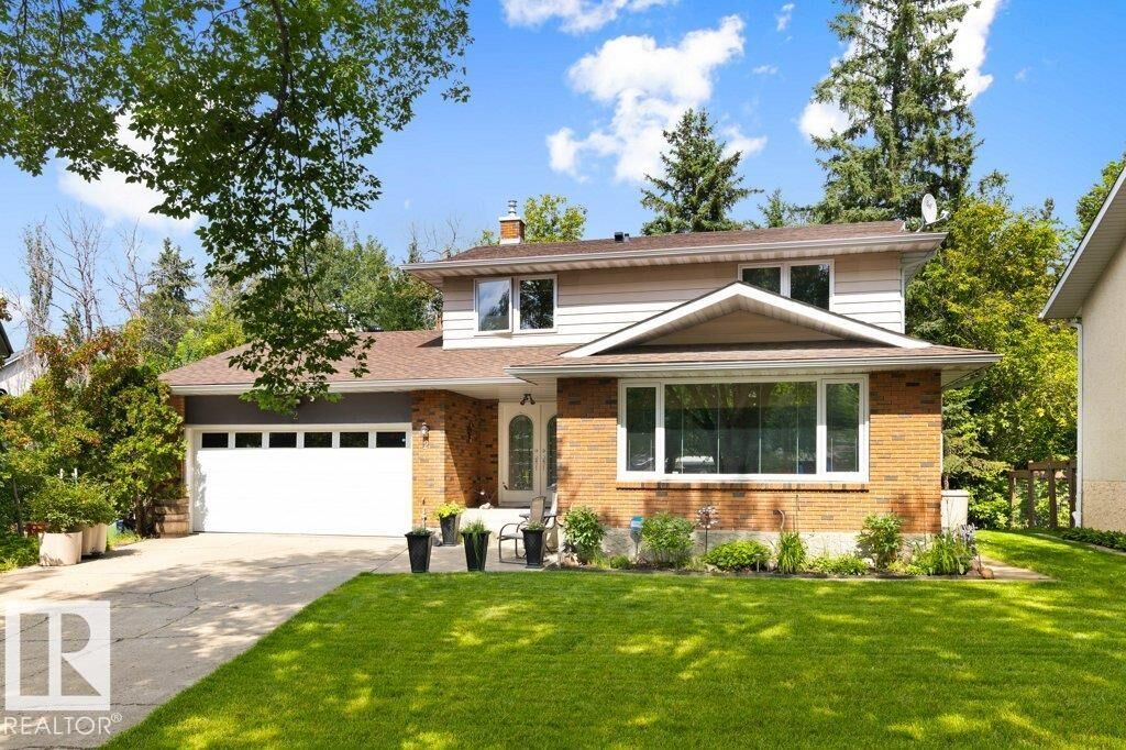 Property Photo: 2 Greenwood Place AB T8N 2H5