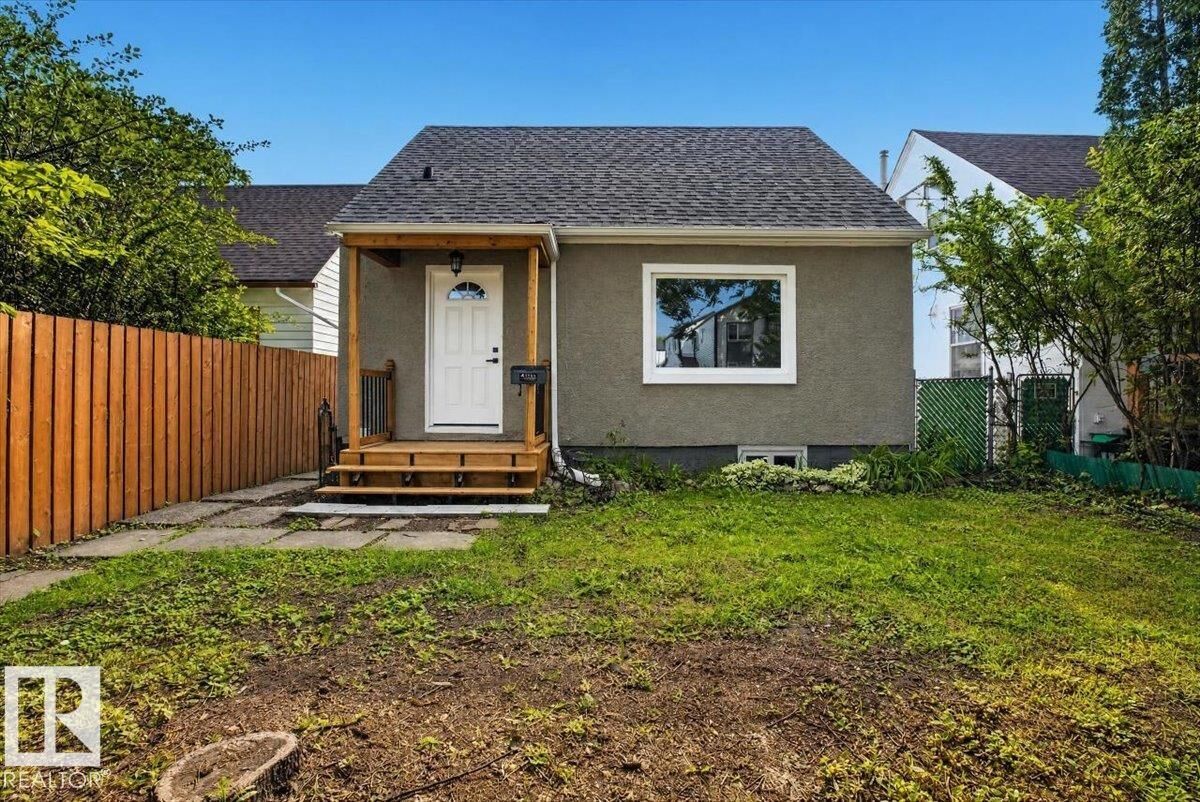 Property Photo: 11645 90 Street NW AB T5B 3Y3