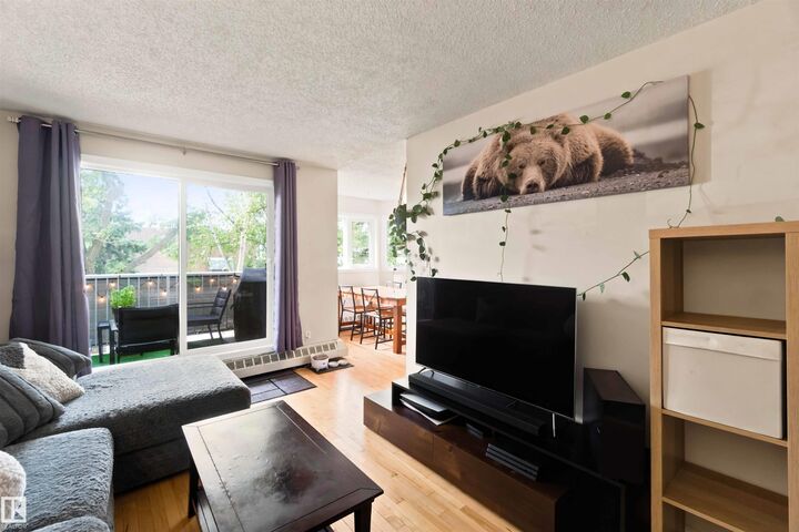 Property Photo:  10504 77 Avenue NW 201  AB T6E 1N1 