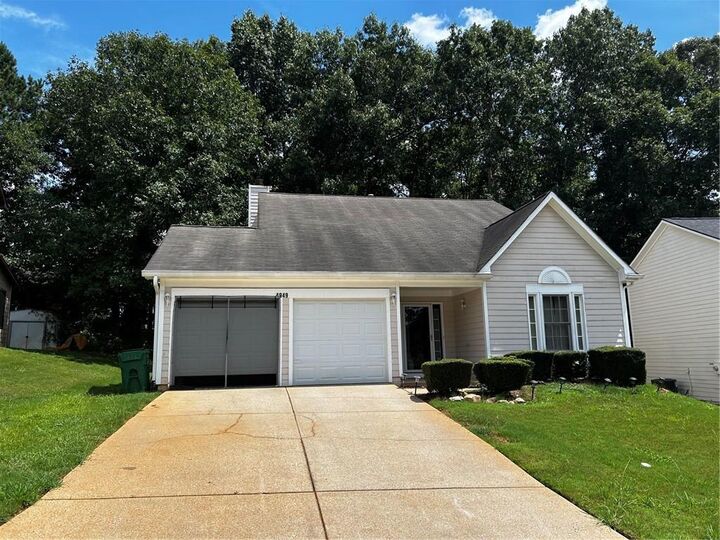 Property Photo: 4949 Penscot Way GA 30088
