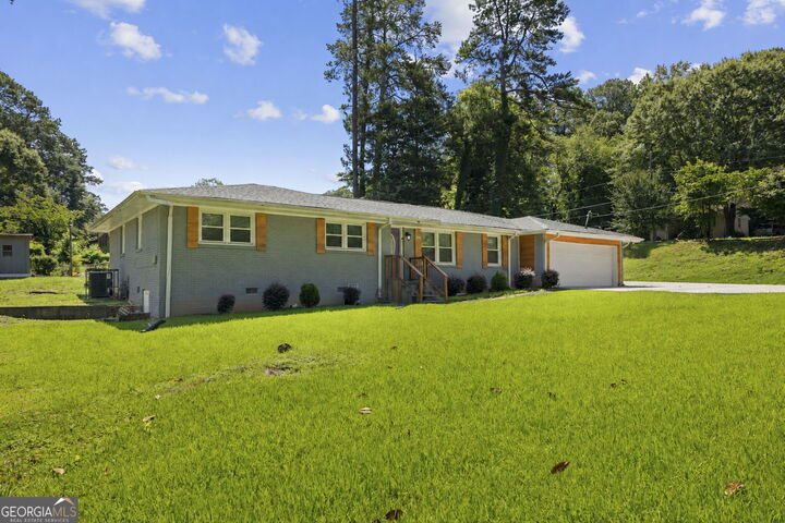 Property Photo: 974 Laurelmont Drive SW GA 30311