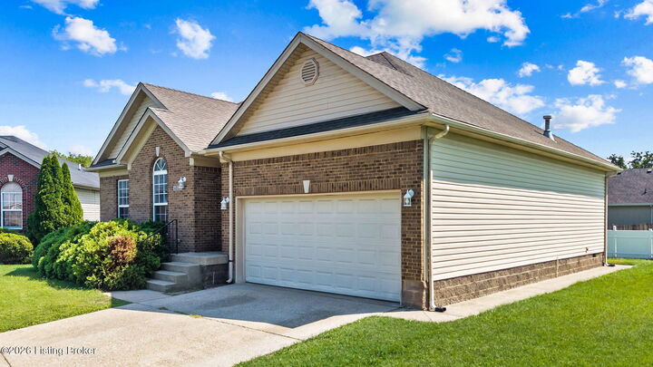 Property Photo:  4223 Southern Farm Blvd  KY 40216 