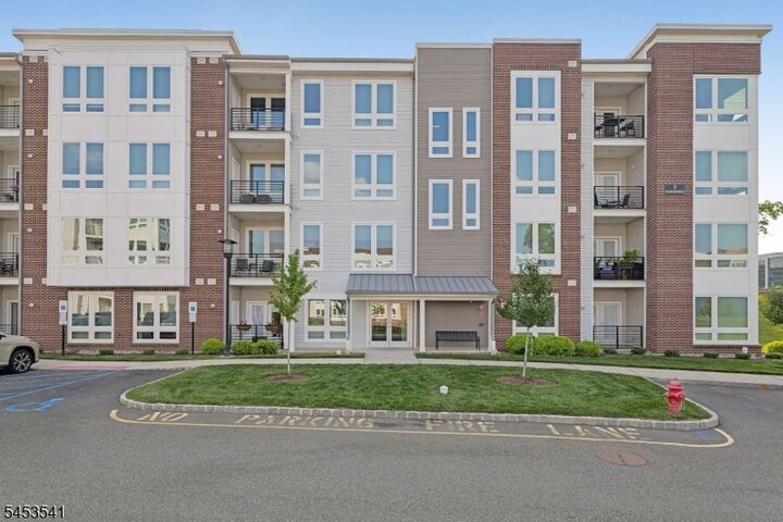 Property Photo: 2 Vanderbilt Blvd 403 NJ 07932