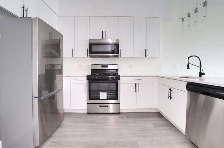 Property Photo: 425 Avenue C 404 NJ 07002