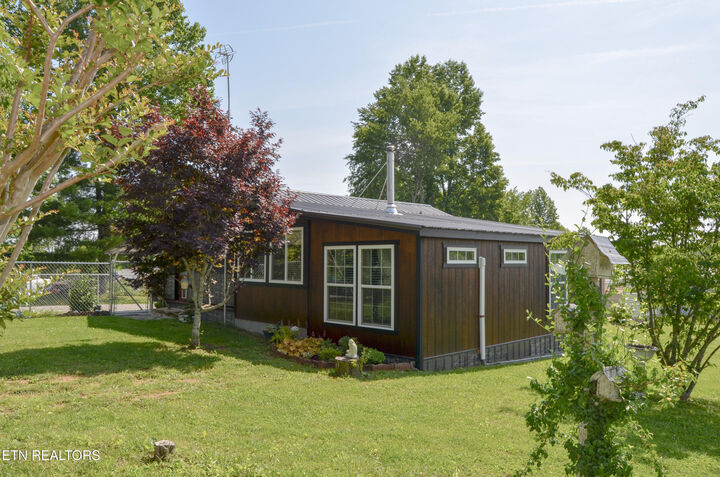 Property Photo:  28 Cottage St  TN 38571 