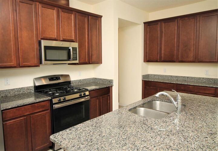 Property Photo:  1050 Nathan Ridge Road  FL 34715 