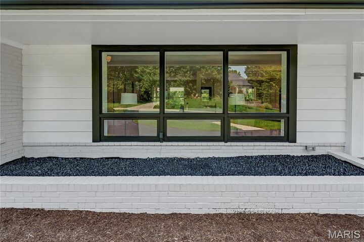 Property Photo:  18 Spoede Hills Drive  MO 63141 