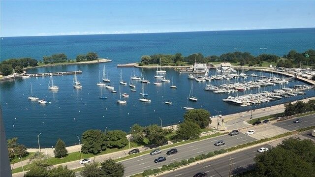 Property Photo: 3200 N Lake Shore Drive 2008 IL 60657