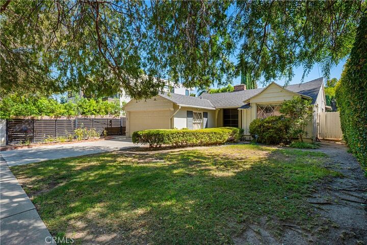 Property Photo:  15516 Huston Street  CA 91436 