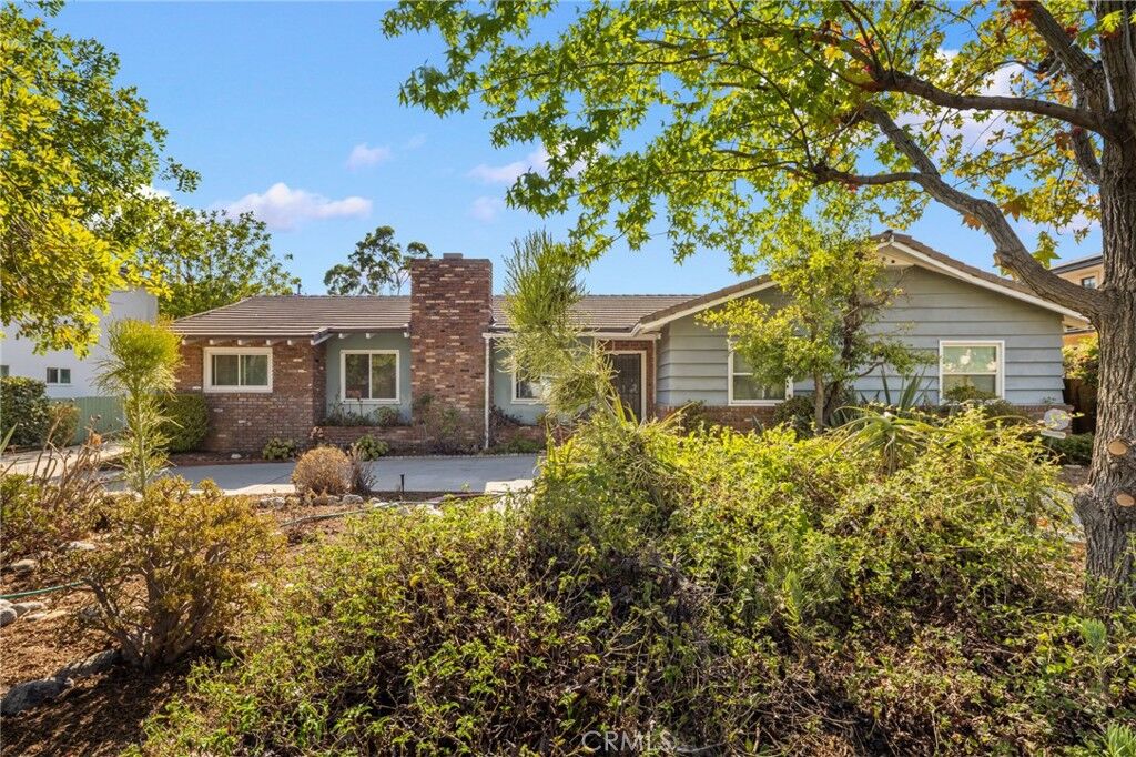 Property Photo:  1121 Highland Oaks Drive  CA 91006 