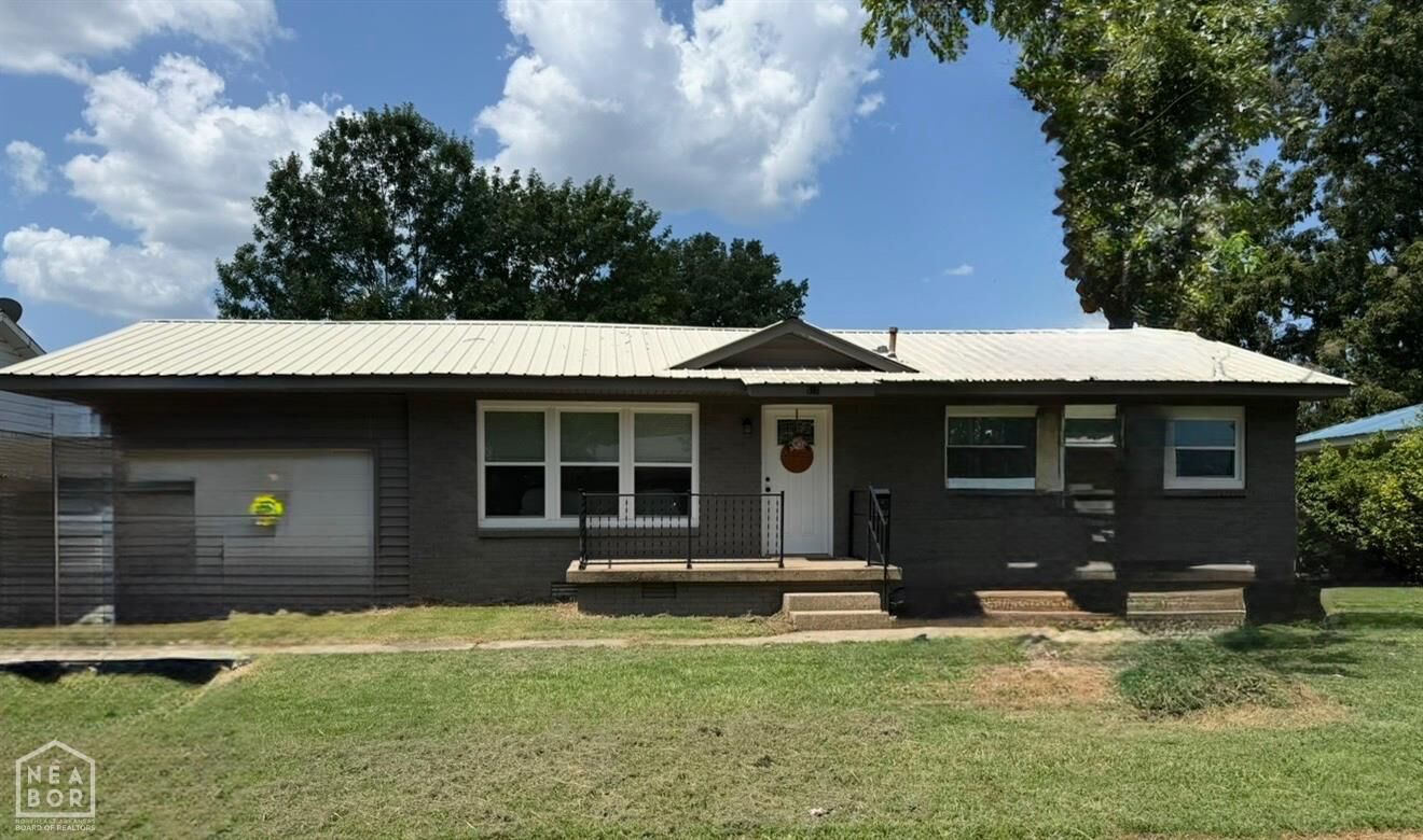 Property Photo: 510 N 9th Street AR 72450