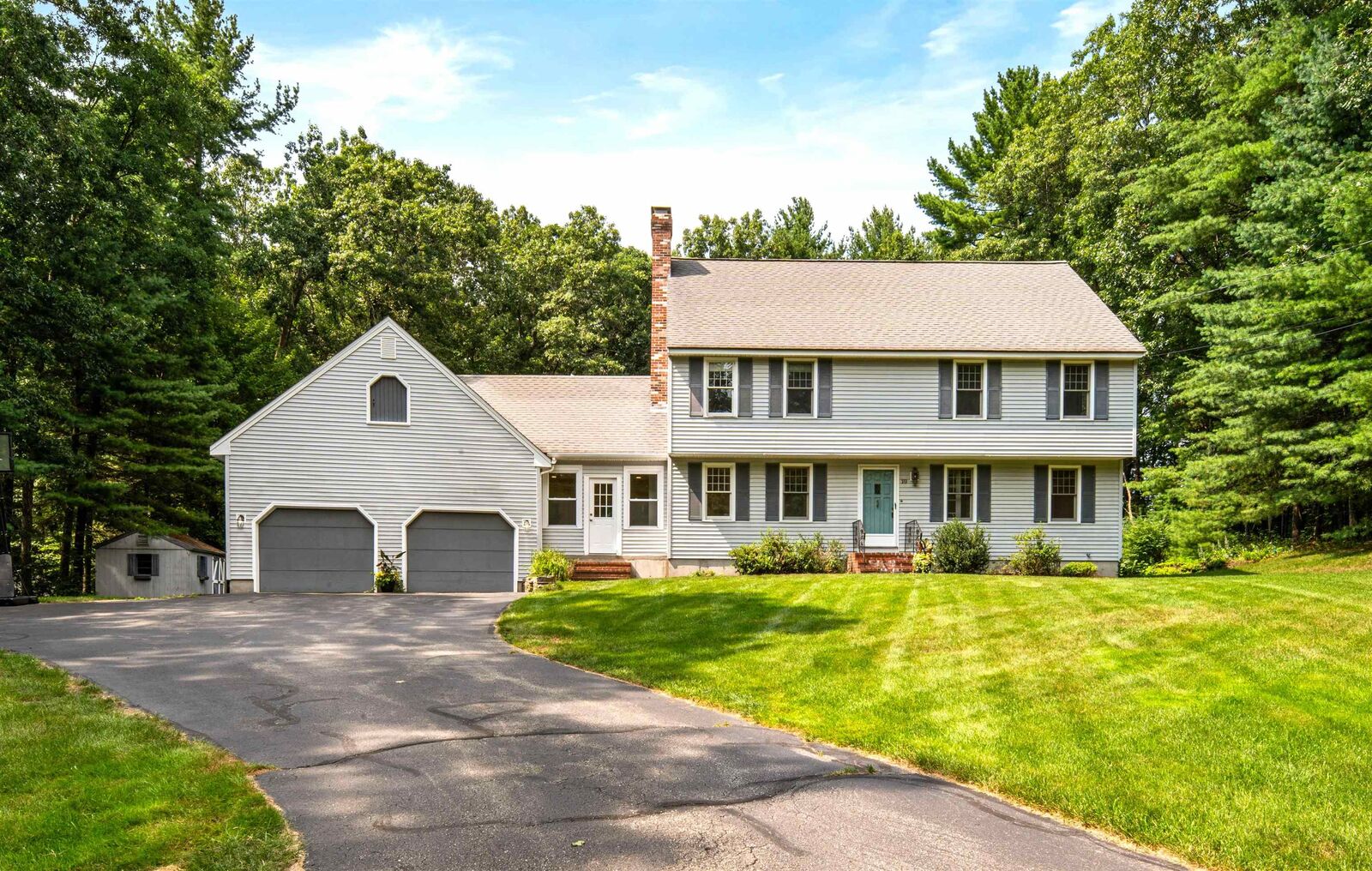 Property Photo: 10 McKinney Drive NH 03051