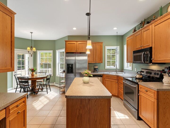 Property Photo:  506 Hickory Place  VT 05461 