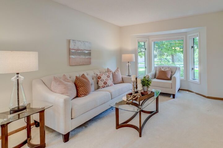 Property Photo:  2201 Ferris Lane  MN 55113 