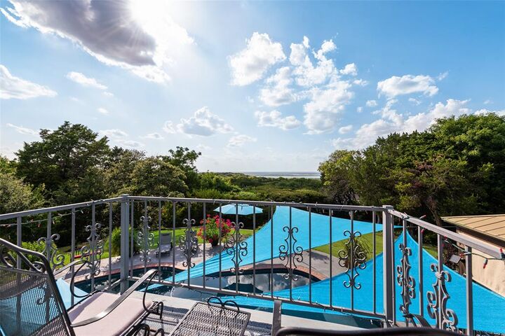 Property Photo: 1819 W Belt Line Road TX 75104